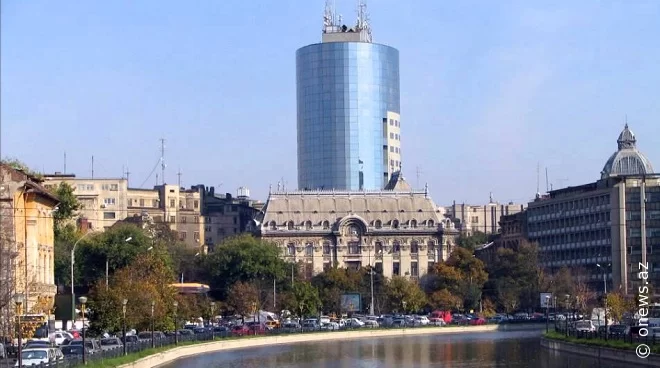 Baş nazirin müavini istefa verdi