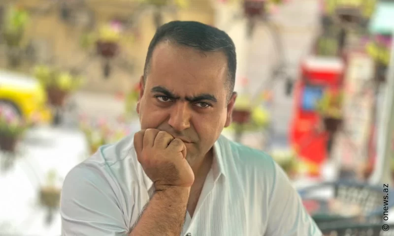 Sabir Rüstəmxanlı "xroniki pafos"dan azad olmalıdır -