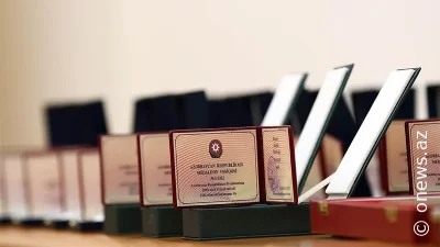 Fəxri adlar əslində