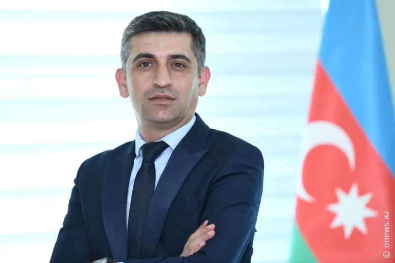 Kimlərsə sevinir göyün üzündə - Tural Turandan