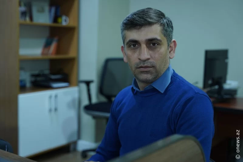 Kimlərsə sevinir göyün üzündə - Tural Turandan